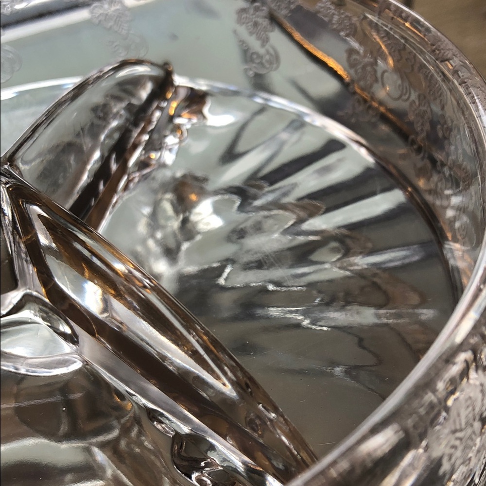 CLEAR ETCHED GLASS DIVIDED SERVING DISH • HEAVY • 7” ROUND •VINTAGE - Picture 10 of 11